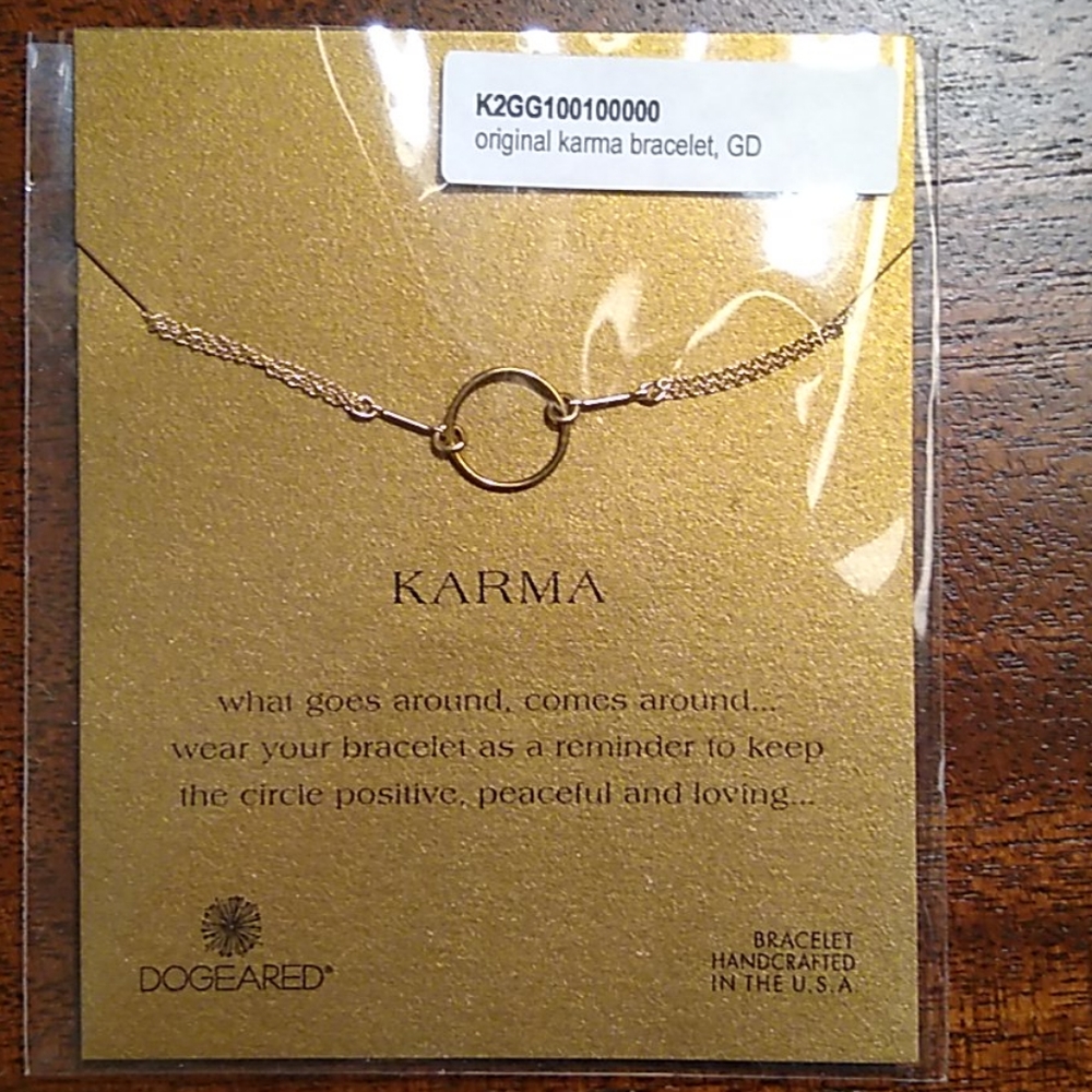 Dogeared Karma gold bracelet